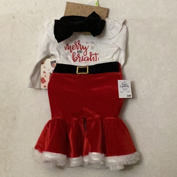 NWT Baby Essentials 3pc Girls Red & White Christmas Trumpet Leg Suit Size 3M - Picture 2 of 6